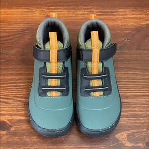 Bogs SKYLINE KICKER MID 
Kid's Slip Ons Blue and Orange